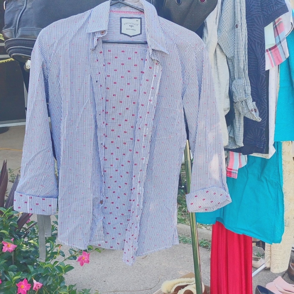 Provogue quality clothing medium button-up shirt.